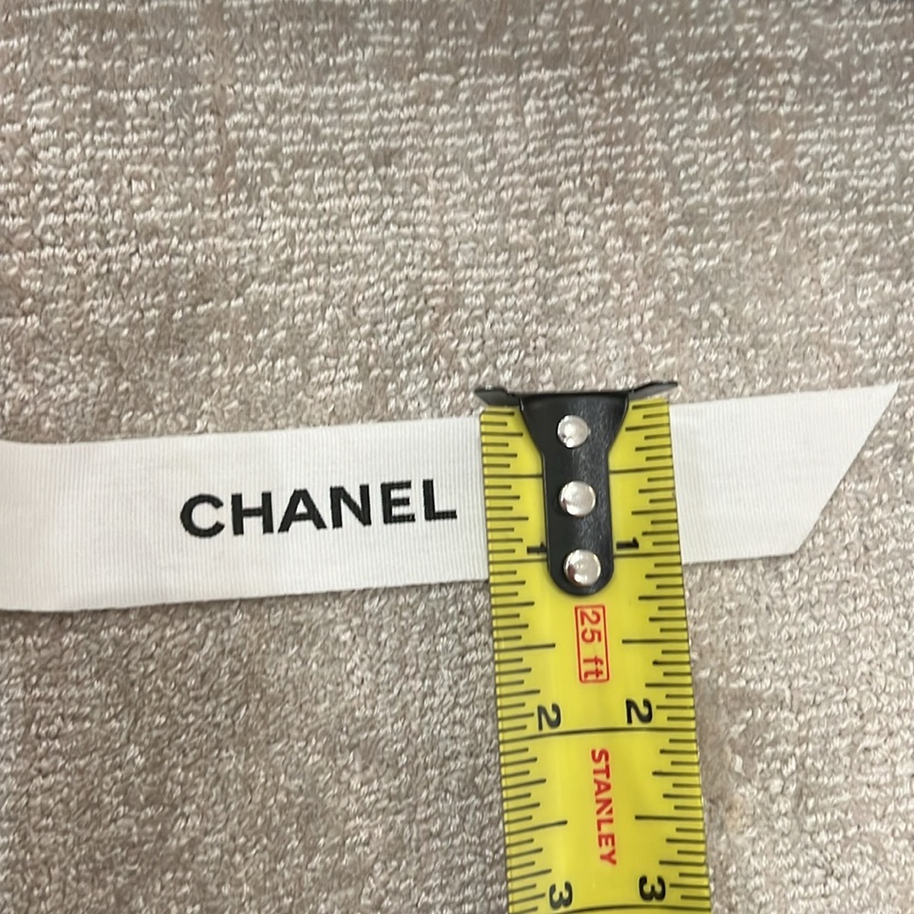 Chanel Ribbon with Flower - Picture 7 of 7